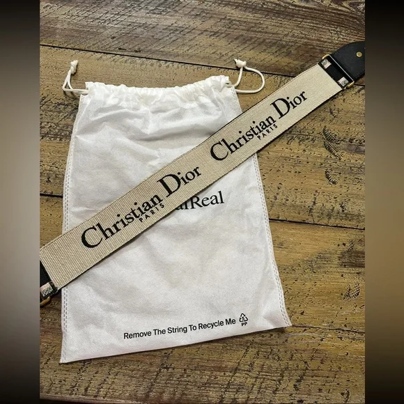 CHRISTIAN DIOR Canvas Embroidered Shoulder Strap
Rose - Picture 5 of 6